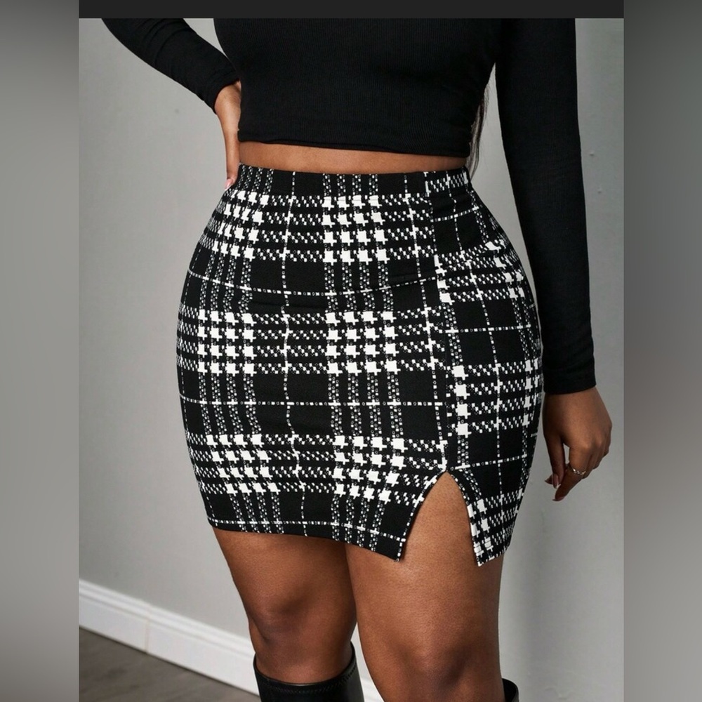 SHEIN Black and White Checkered Mini Skirt